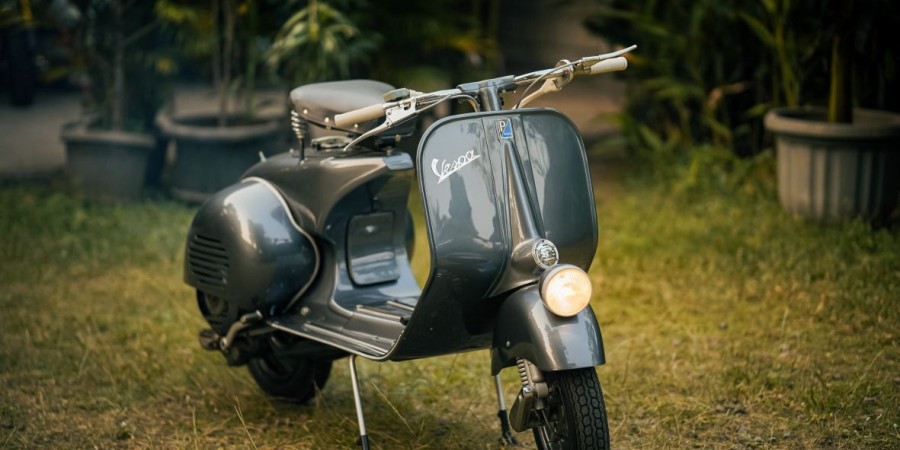 Restoring a Vespa Faro Basso: The Scooter99 Craft Behind a Classic